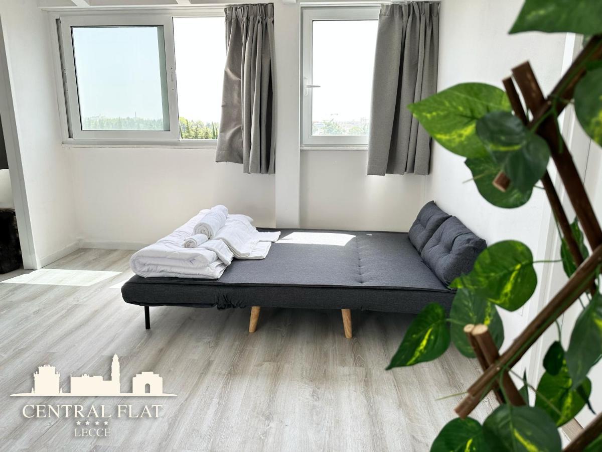 Lecce Central Flat - Attico Con Patio E Parcheggio Privato Apartment Exterior photo
